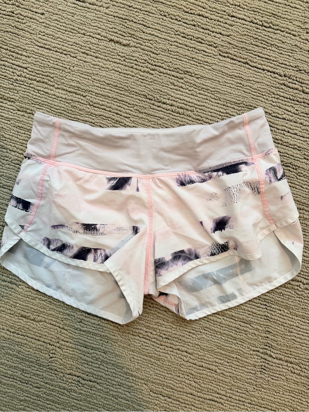 lululemon athletica speed Shorts with Abstract Navy Brush Print Sz 4